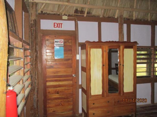 Cerros Beach Inn Corozal Exterior photo