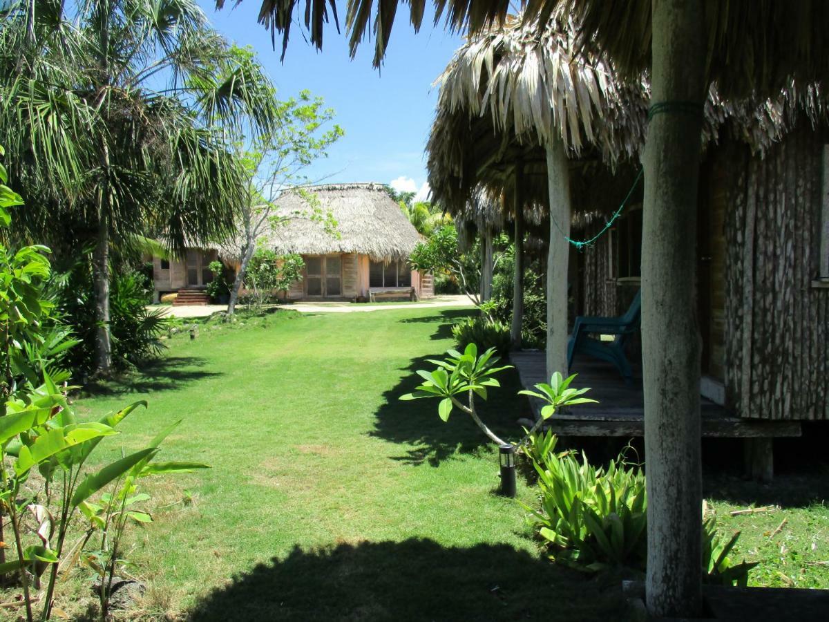 Cerros Beach Inn Corozal Exterior photo