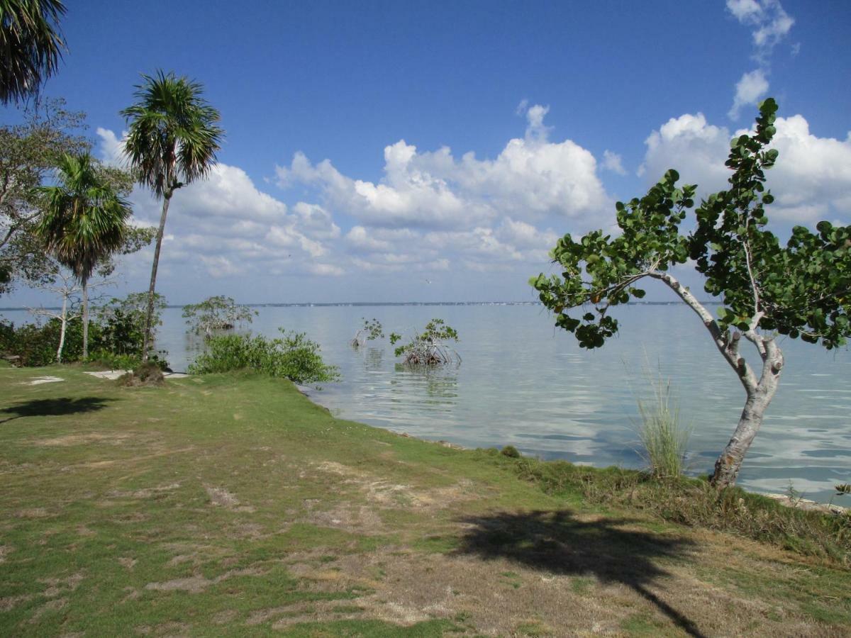 Cerros Beach Inn Corozal Exterior photo